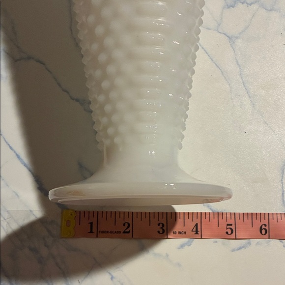 Large Vintage Ruffled Rim White Milk Glass Hobnail Vase - Picture 5 of 7
